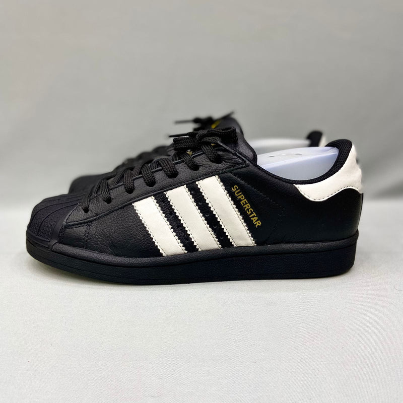 Superstar - Black and White