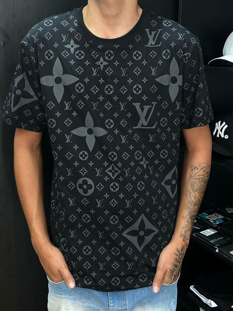 Camiseta Louis Vuitton - Preta
